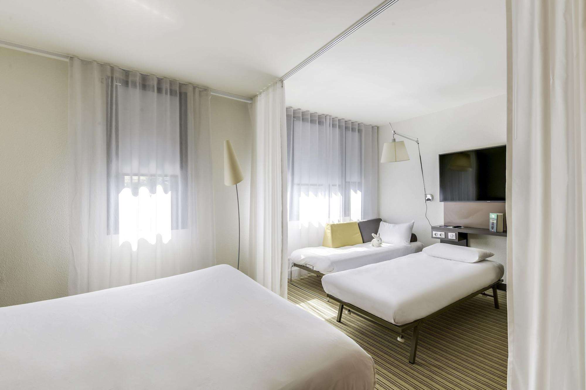 B&B Hotel Velizy Est ภายนอก รูปภาพ