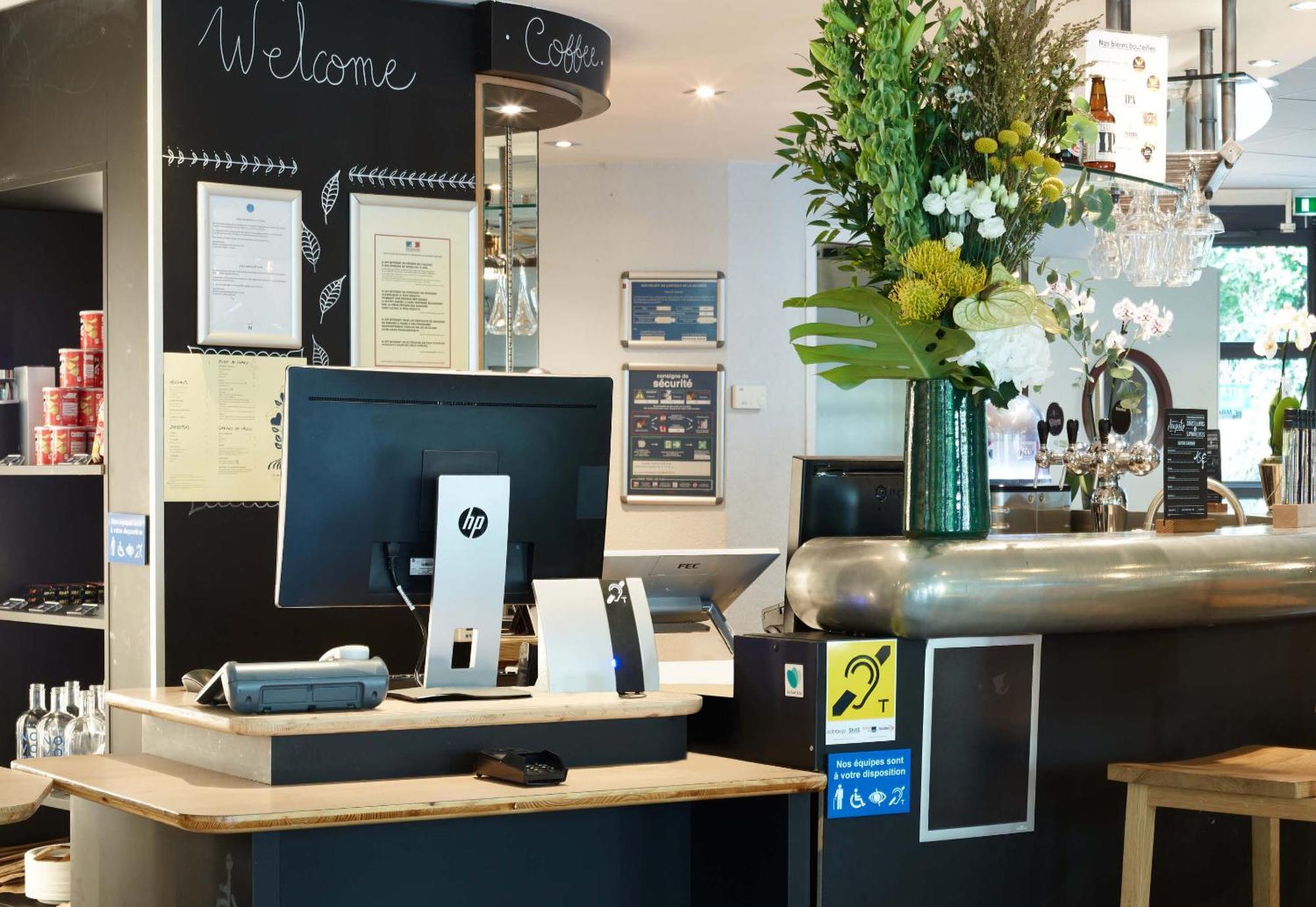 B&B Hotel Velizy Est ภายนอก รูปภาพ