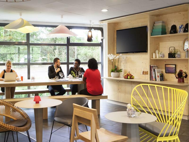 B&B Hotel Velizy Est ภายนอก รูปภาพ